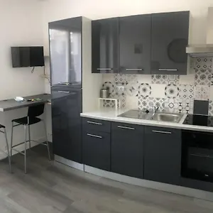Yannadal/studio Cosy Avec Vraie Cuisine à Recouvrance/ Proche Tram/bus Et Proximité Avec L'arsenal Brest